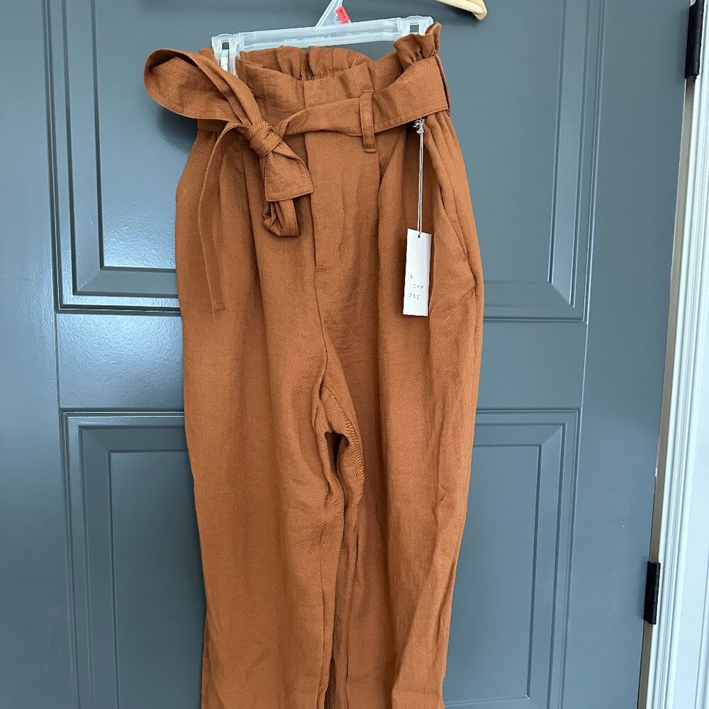 NEW WITH TAGS | Belted Ankle Pants | Universal Thread | XS | Brown